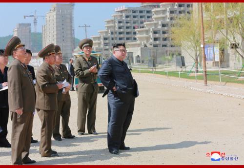 Kim Jong Un visits the Wonsan Kalma construction site in May 2018 (Photo: KCNA)