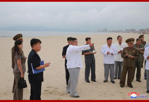 Kim Jong Un at Wonsan Kalma construction site in August 2018 (Photo: KCNA)