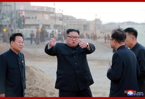 Kim Jong Un at Wonsan Kalma construction site in October 2018 (Photo:KCNA)