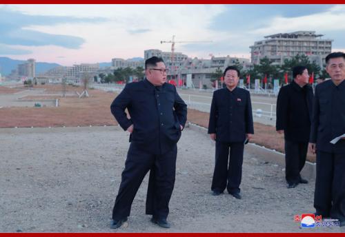 Kim Jong Un at Wonsan Kalma construction site in October 2018 (Photo:KCNA)