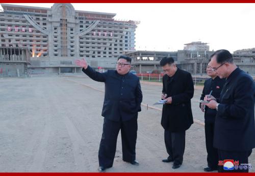 Kim Jong Un at Wonsan Kalma construction site in October 2018 (Photo:KCNA)