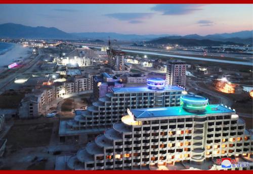 Kim Jong Un at Wonsan Kalma construction site in October 2018 (Photo:KCNA)