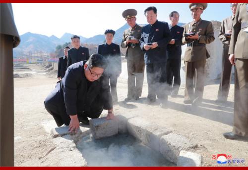 Kim Jong Un inspects a hot springs construction area in Yangdok County in October 2018 (Photo: KCNA)