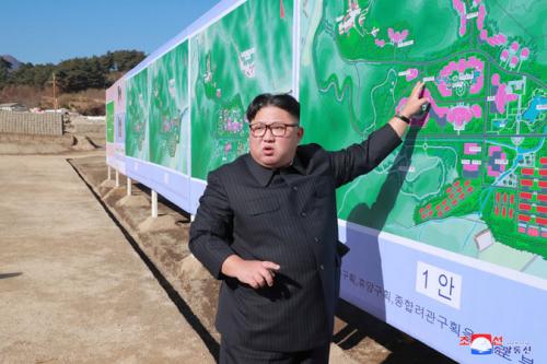 Kim Jong Un inspects a hot springs construction area in Yangdok County in October 2018 (Photo: KCNA)